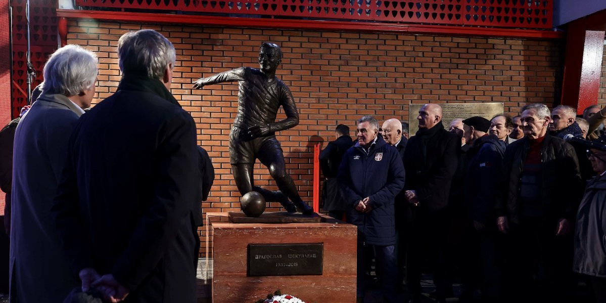 Crvena zvezda svečano otkrila spomenik Dragoslavu Šekularcu (VIDEO/FOTO)