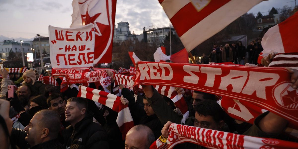 Prelepe scene na "Marakani"! Koreografija i vatromet navijača Zvezde zbog nezaboravnog jubileja! (FOTO/VIDEO)