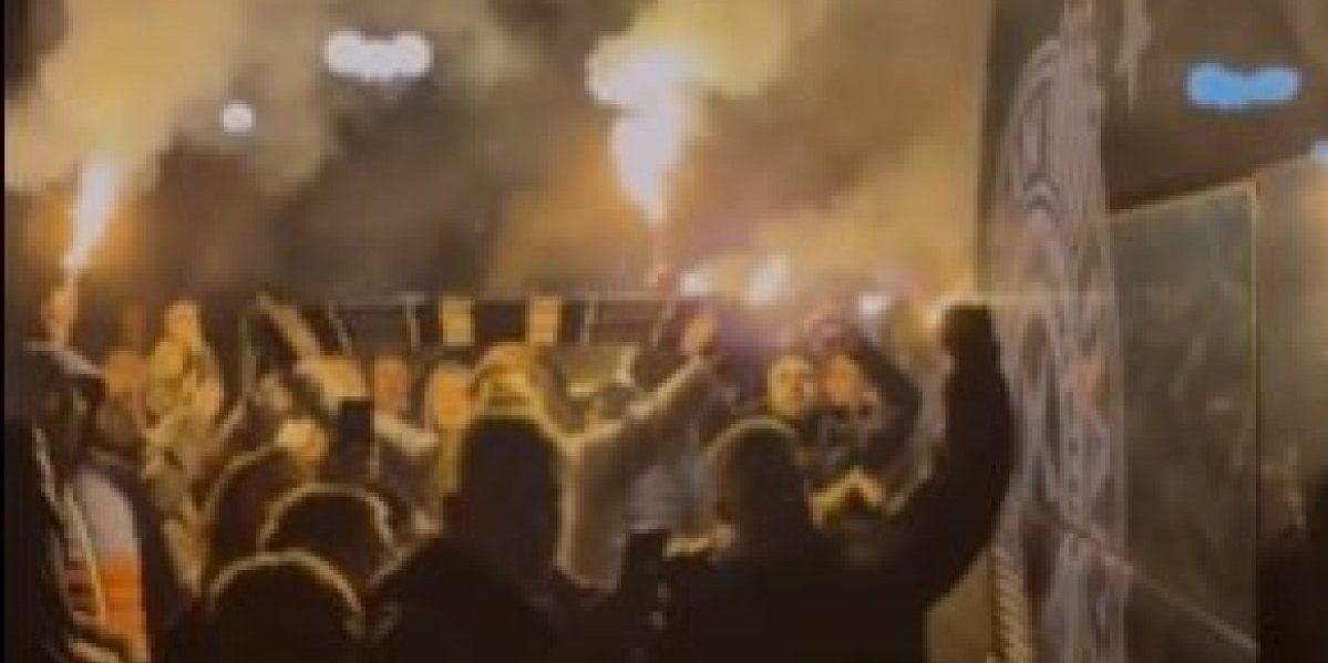 (VIDEO) Tradicija ispoštovana u Laktašima! "Grobari" nisu razočarali ni ovaj put