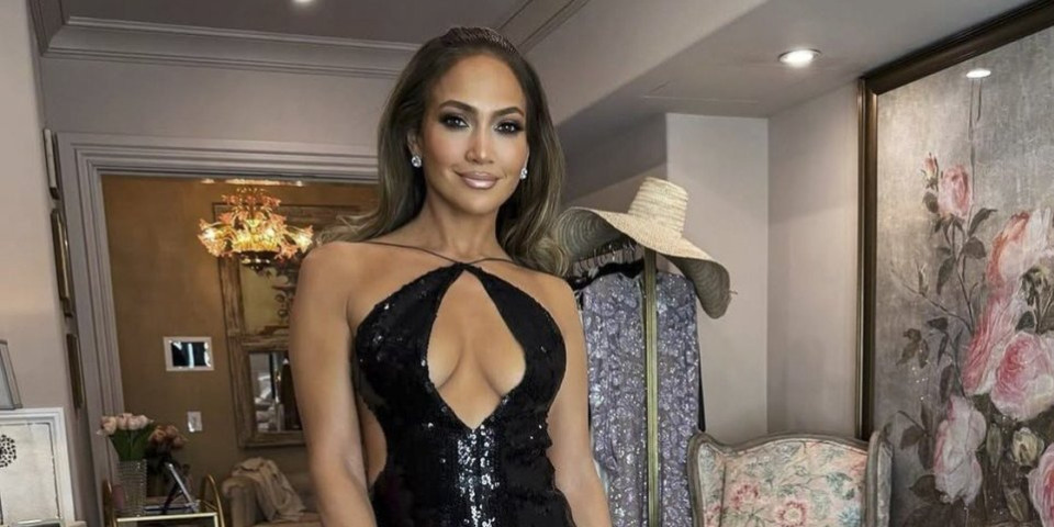 Sevnula džinovska zadnjica -  Dženifer Lopez zaboravila gaće kod kuće - fotke zapalile internet (FOTO)