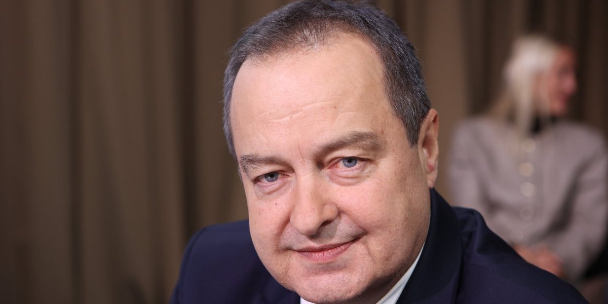 Krali rentakar vozila po Evropi, pa ih rasklapali! Dačić: Uhapšeno devet osoba, oduzet veći broj kombija!