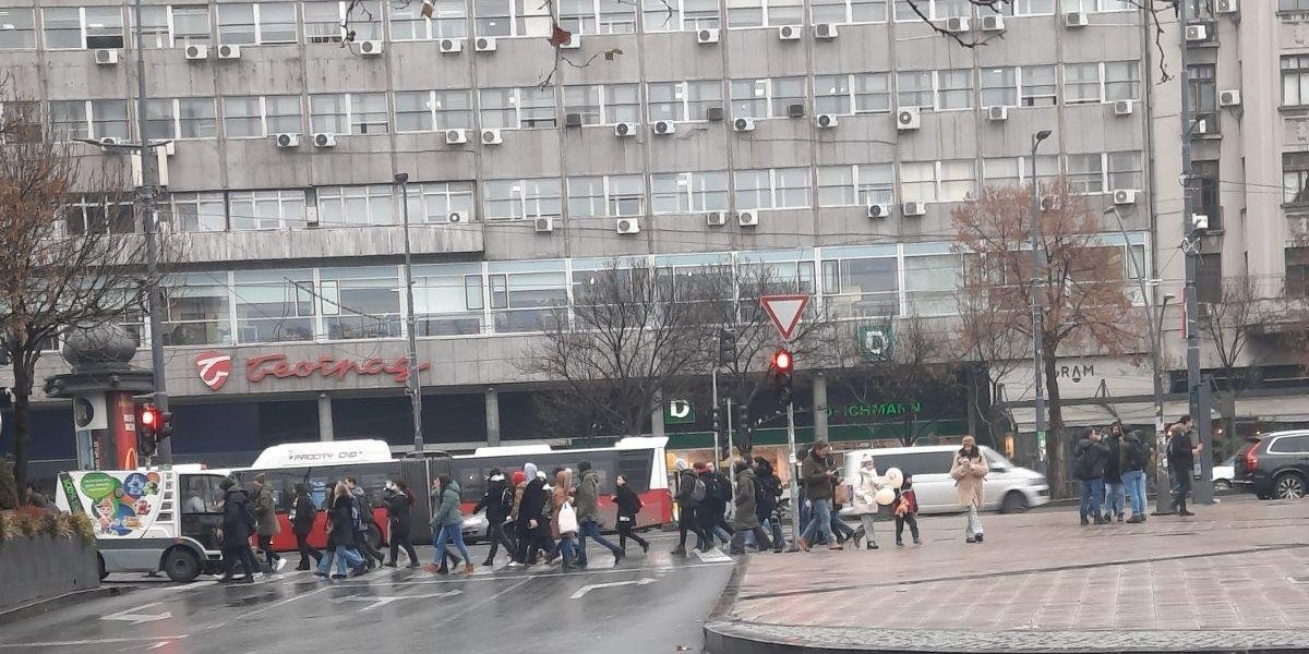 Smejurija! "Veliki skup" studenata u Beogradu propao - Još jedan fijasko đilasovih omladinaca (FOTO)