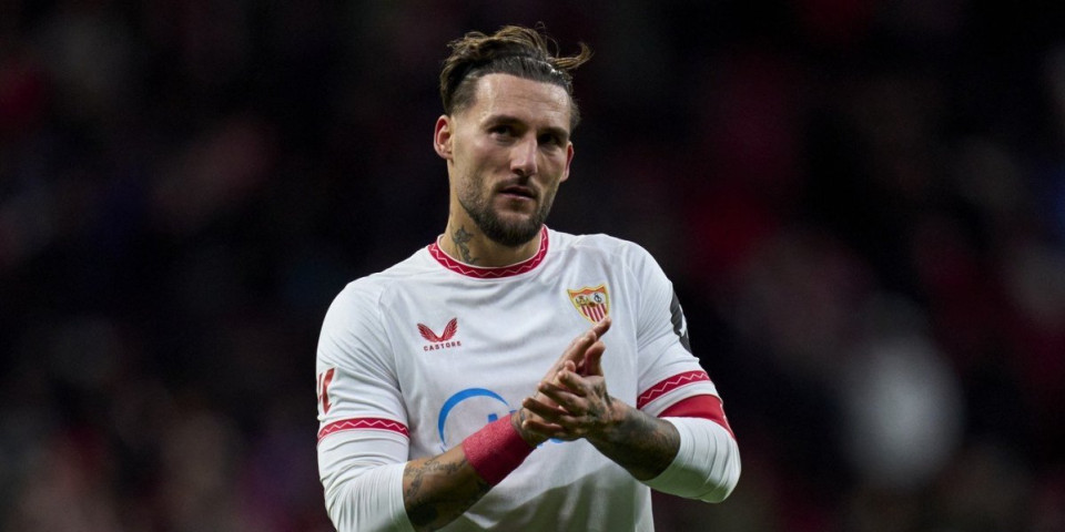 Haos u Španiji! Huligani napali Gudelja i fudbalere Sevilje, upali u trening centar (VIDEO)