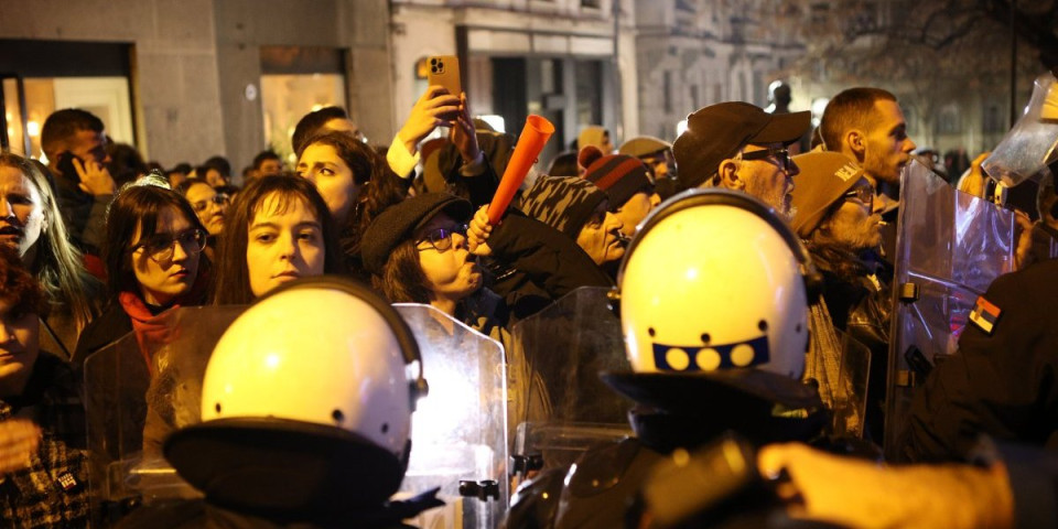 Opozicija konačno priznala: Hoće vlast na ulici, na izbore neće ni po koju cenu! (FOTO)