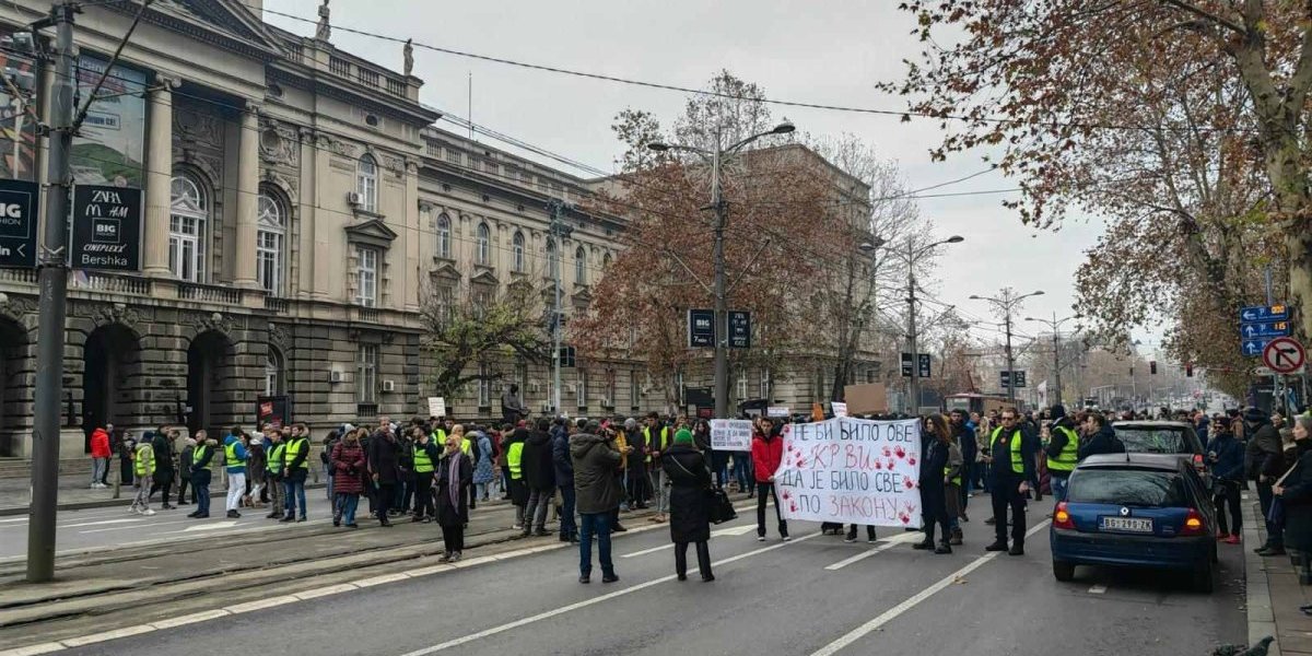 Opozicija ponovo izaziva haos u Srbiji! Nikad "veći" skupovi u Beogradu, u Novom Sadu sve "student" do "studenta" (FOTO)