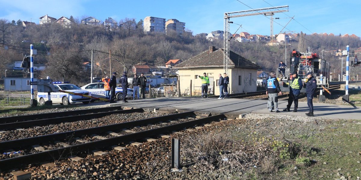 Sudar kombija i voza u Kijevu