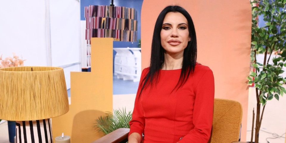 Nova emisija "Astro Zapisi" koju ćete obožavati! Astrološkinja Biljana Maklenov odgovara na vaša pitanja na Informer TV (VIDEO)