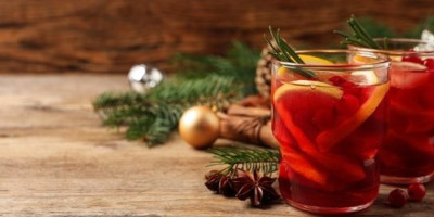 Ako vam je dosadilo klasično kuvano vino, vreme je da probate njegovu modernu, mirisniju verziju - kuvani džin.