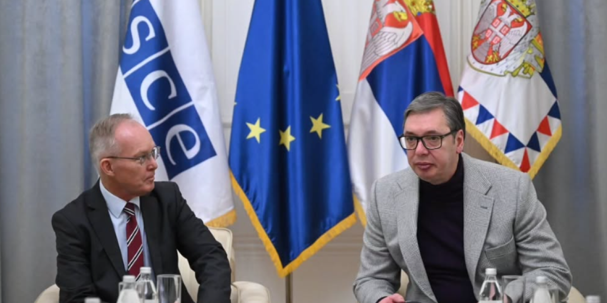 "Ostajemo posvećeni promovisanju mira!" Predsednik Vučić primio u oproštajnu posetu šefa misije OEBS (FOTO)