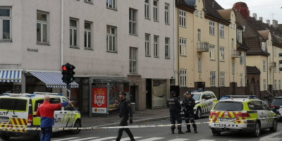 Srbin Đorđe V. (18), optužen je za ubistvo Tamime Nibras Juhar (34) u Oslu u Norveškoj. Prema pisanju norveških medija, osumnjičeni mladić je srpskog i nemačkog porekla.