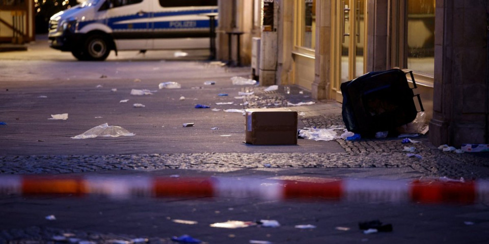 Drama u Berlinu: Automobil uleteo u grupu ljudi, povređena deca!