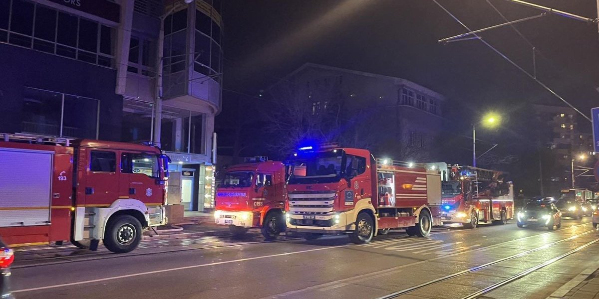 Žene ostale zaglavljene u autu, pa žive izgorele! Pogledajte prve snimke nesreće kod Subotice! (FOTO/VIDEO)