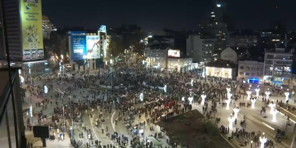 Bruka i sramota! Ovakvi podržavaju antisrpske proteste i rušenje aktuelne vlasti u Srbiji (FOTO)