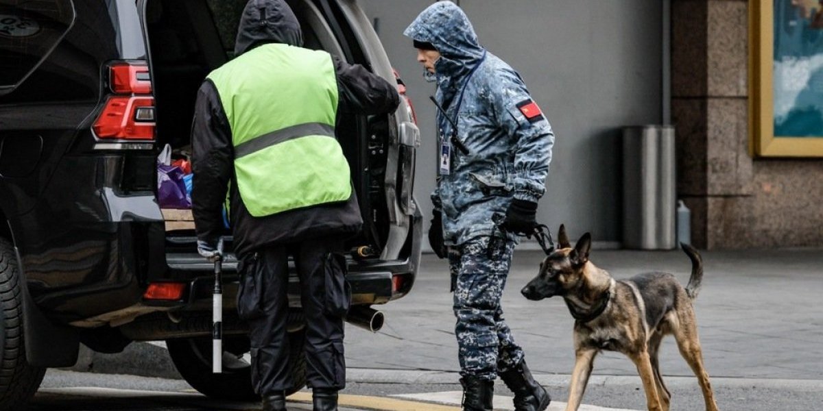Haos u Moskvi! Eksplodirao bankomat u tržnom centru, polomljena stakla, ljudi evakuisani! (FOTO)