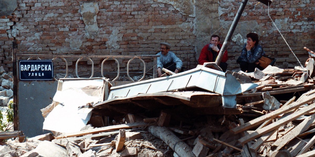 Gađali puteve, kuće...