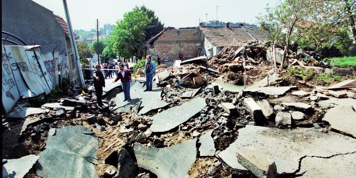 Gađali puteve, kuće...