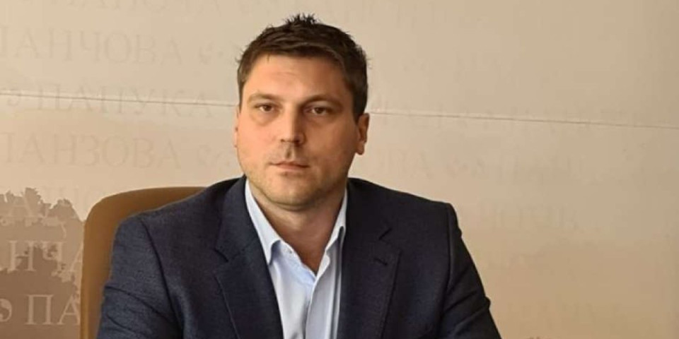 Gradonačelnik Stevanović demolirao SSP i Natašu Zečević: Gliser nabavljamo zbog bezbednosti dece na Tamišu