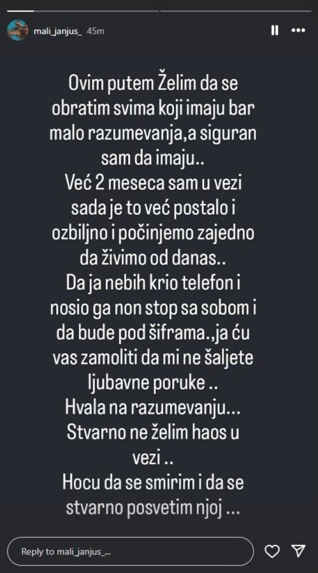 "Već dva meseca sam u vezi": Janjuš objavio da počinje zajednički život sa devojkom, pa šokirao molbom