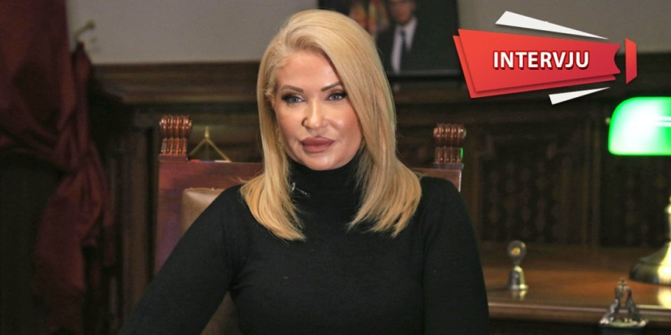 Bila sam u operacionoj sali! Sandra Božić za Informer otkrila detalje iz svoje prošlosti: Ovo mi je jedina "mrlja" u karijeri! (VIDEO)