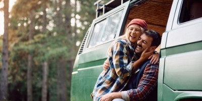 Marija Stevanović (24) koja živi u Lapovu jedna je od retkih devojaka mašinovođa, a ovim poslom, priča ova devojka, počela je da se bavi već sa 20 godina!