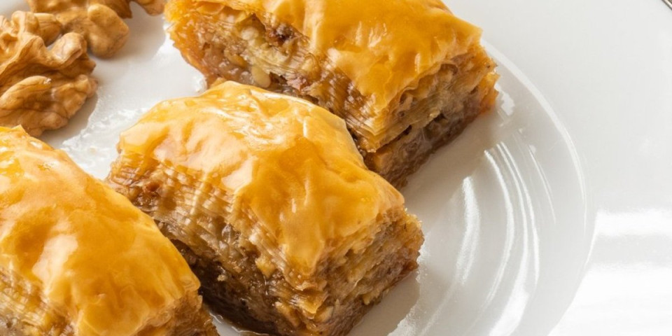 Baklava bez kora za Božić! Ukusna i sočna - recept kakav do sad niste probali