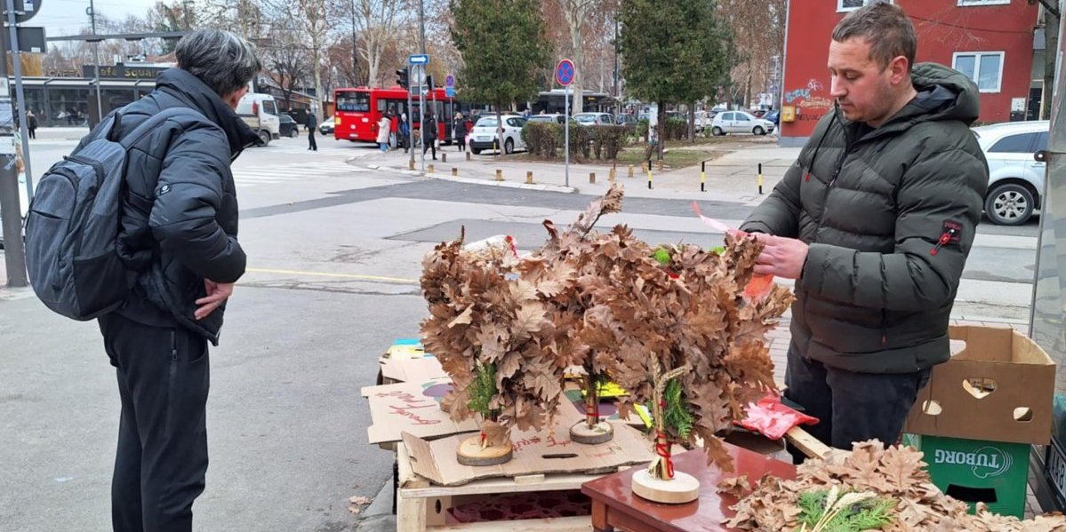 Na pijacama u Nišu prodaje se badnjak! Nećete verovati za koliko para