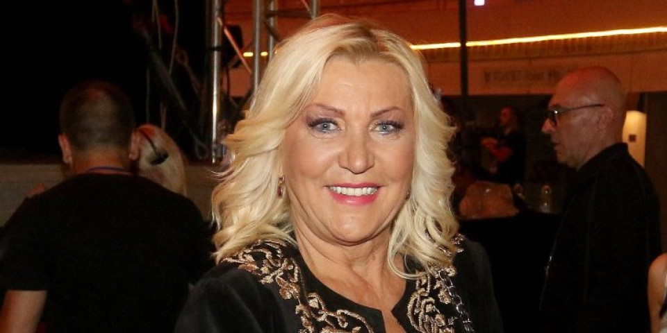 "Svako veče mi poželi laku noć": Unuka Merime Njegomir priča sa preminulom pevačicom