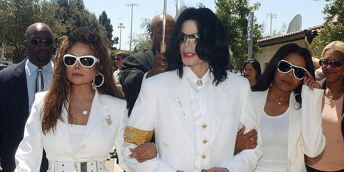 Premršava, bleda i neprepoznatljiva: Sestra Majkla Džeksona prestravila javnost (FOTO)