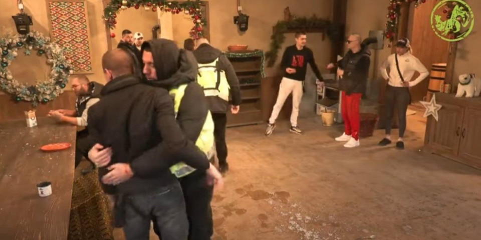 Karambol u rijalitiju! Farmeri rušili sve pred sobom, polivali se vrelim mlekom, imanjem odjekivali jauci! (VIDEO)