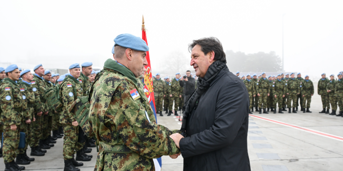 "Vaš zadatak nije bio nimalo lak!" Ministar Gašić dočekao naše mirovnjake iz Libana! (FOTO/VIDEO)