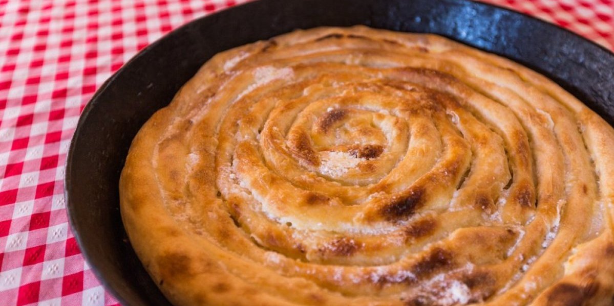 Recept za pravi sarajevski burek: Najjednostavnija priprema - hrskava korica koja puca pod zubima