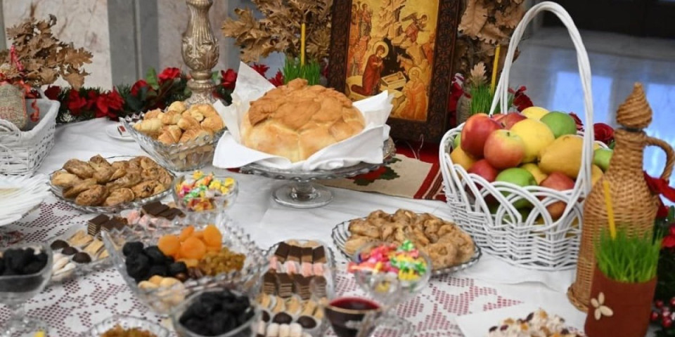 Ovo su svi običaji za Badnji dan - Ako pojedete ovu biljku cele godine ćete imati novac