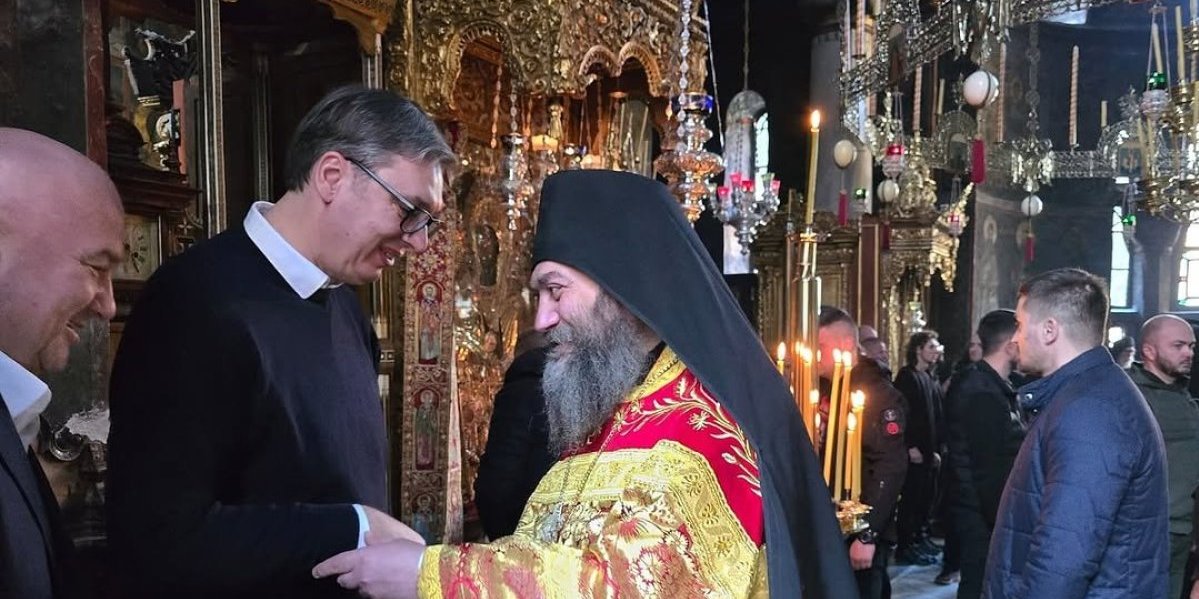 Vučić na Hilandaru: Svetinja nas je vekovima čuvala, a monaška briga i molitva za srpski narod i Srbiju čuvaće nas i jačati i u budućnosti (FOTO)