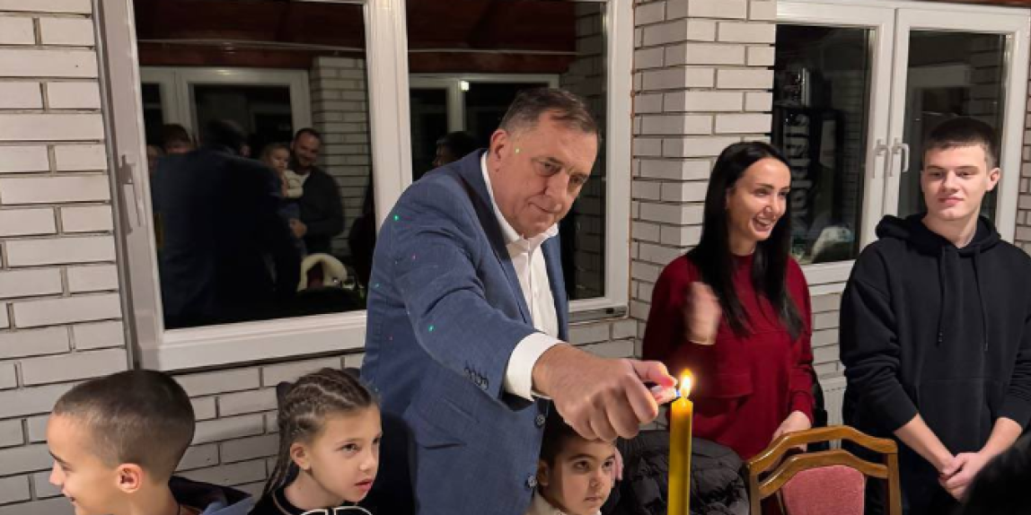 Dodik podelio sa kim slavi Božić - Najradosniji hrišćanski praznik dočekujem u krugu svoje porodice i unuka! (FOTO+VIDEO)