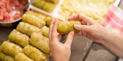 Recept iz 1952. godine za slavsku sarmu privukao je pažnju domaćica jer se razlikuje u jednom sastojku od klasičnog, a to je jaje.