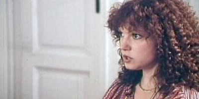 Glumica Nada Vojinović slavu je stekla 1982. godine ulogom sekretarice Melite Sandić u filmu "Tesna koža". Juče je napunila 71 godine i izgleda neprepoznatljivo.