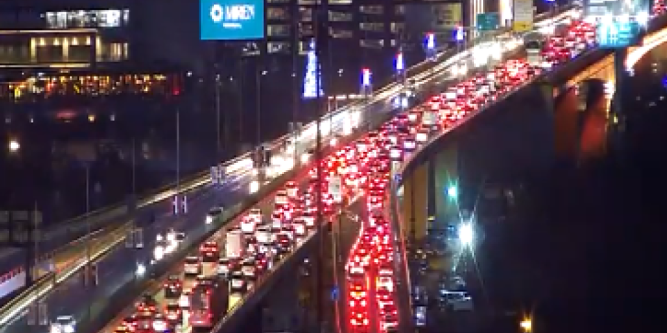 Blokiran grad: Nervozni vozači satima u koloni - Ovo je glavni razlog