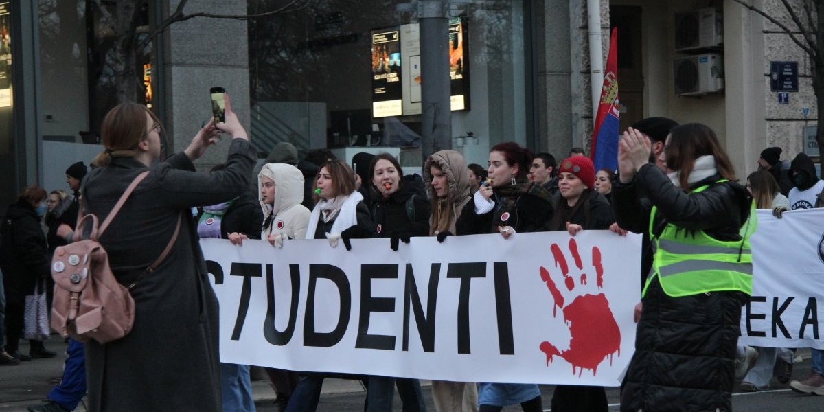 Bezobrazluk! "Studenti" i dalje blokiraju, priznaju da nisu pročitali dokumentaciju, a protesti im se osipaju i gase! (FOTO/VIDEO)