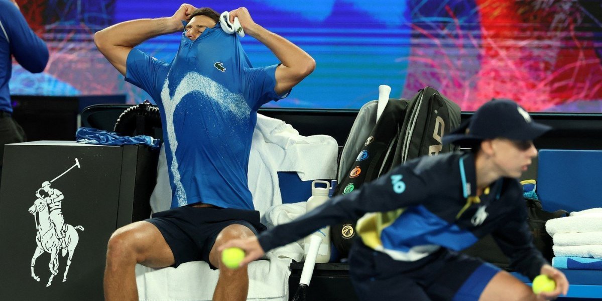 Nole se skinuo i otkrio tajnu! Stalno ga nosim sa sobom, to je konekcija sa... (VIDEO/FOTO)