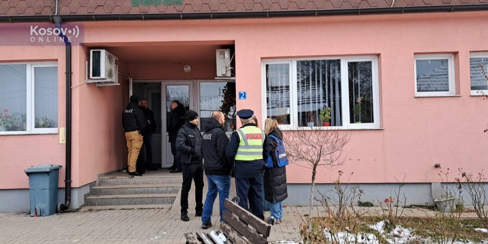 Skandal na Jarinju! Dok N1 i Nova S prenose Kurtijeve laži kojima se opravdava nasilje nad Srbima, šiptarska policija tuče srpsku decu samo zato što su Srbi