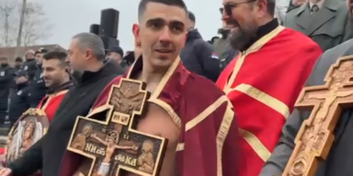 Instruktor klizanja prvi u plivanju! I to je moguće (VIDEO)