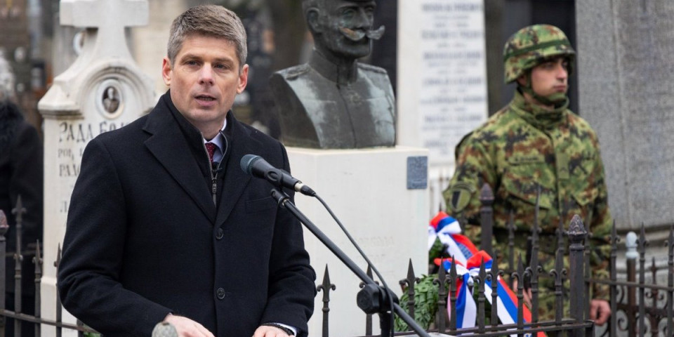 "Srbima na KiM gore nego crncima tokom aparthejda u Južnoafričkoj Republici": Gujon objavio svedočenje zamenika direktora najčitanijeg francuskog časopisa