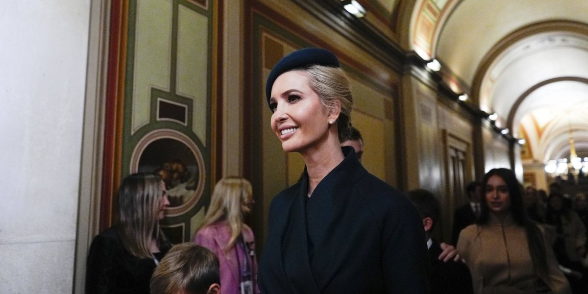 Ivanka Tramp privukla pažnju zelenim kompletom! Jedan detalj su svi primetili (FOTO)