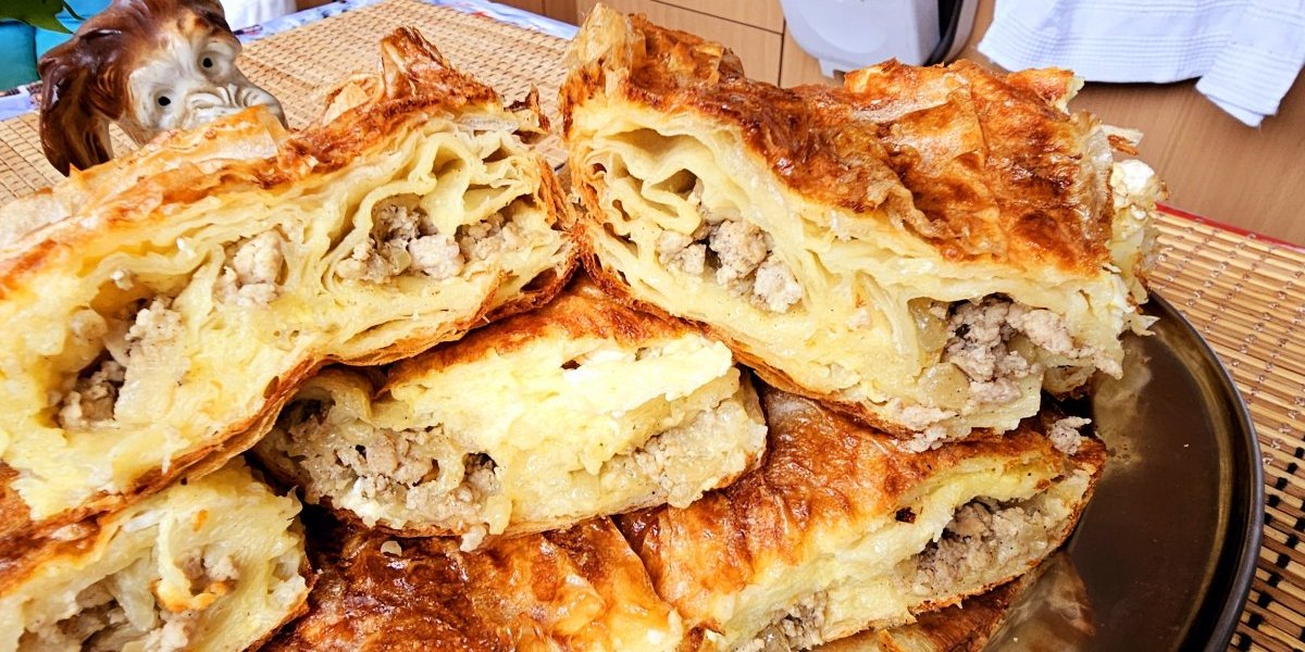 Bakina pita sa mesom! Ništa ukusnije nećete jesti - idealna za doručak (VIDEO)