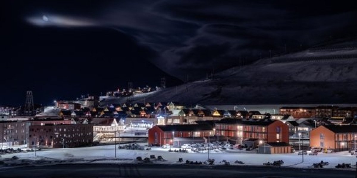 U ovom gradu je mrkli mrak 24 sata dnevno! Evo kako se živi dok traje polarna noć -  jedna stvar je veliki problem (FOTO)