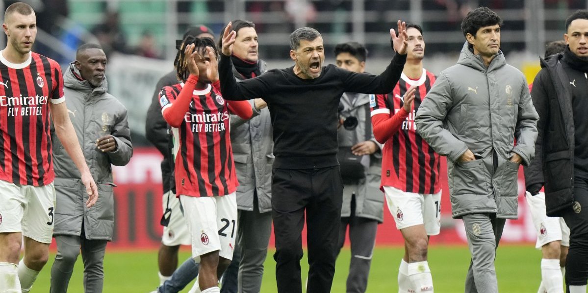 Umalo tuča trenera i fudbalera Milana! Skandalozne scene, Pavlović morao da razdvaja (VIDEO)