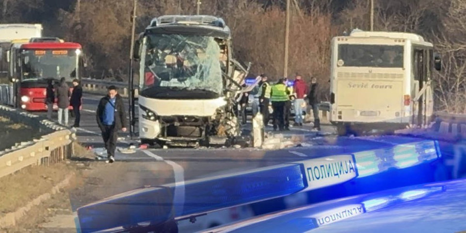 Uhapšen vozač autobusa smrti! U jezivoj saobraćajki stradale dve osobe, 56 povređeno!