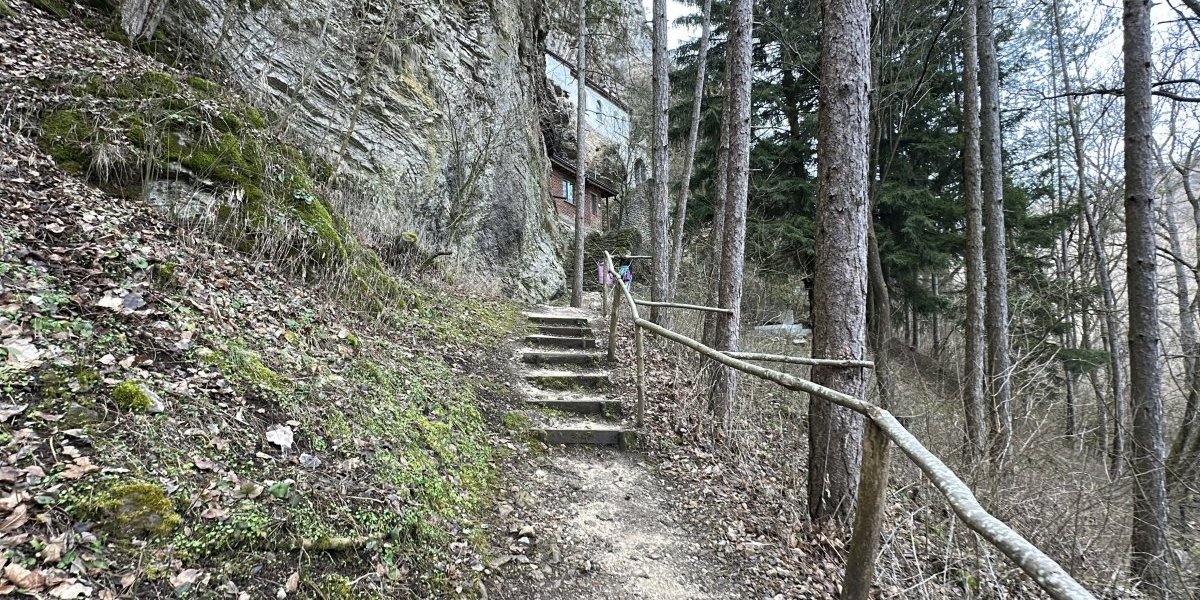Staza ka crkvici isposnici u kojoj se molio Sveti Sava 40 dana 