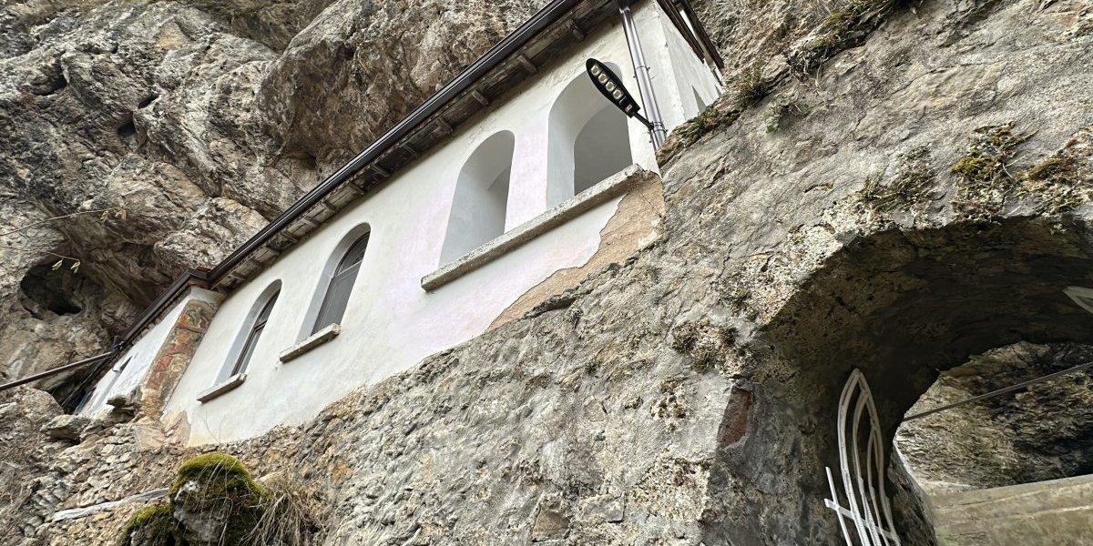 Razbojiški manastir