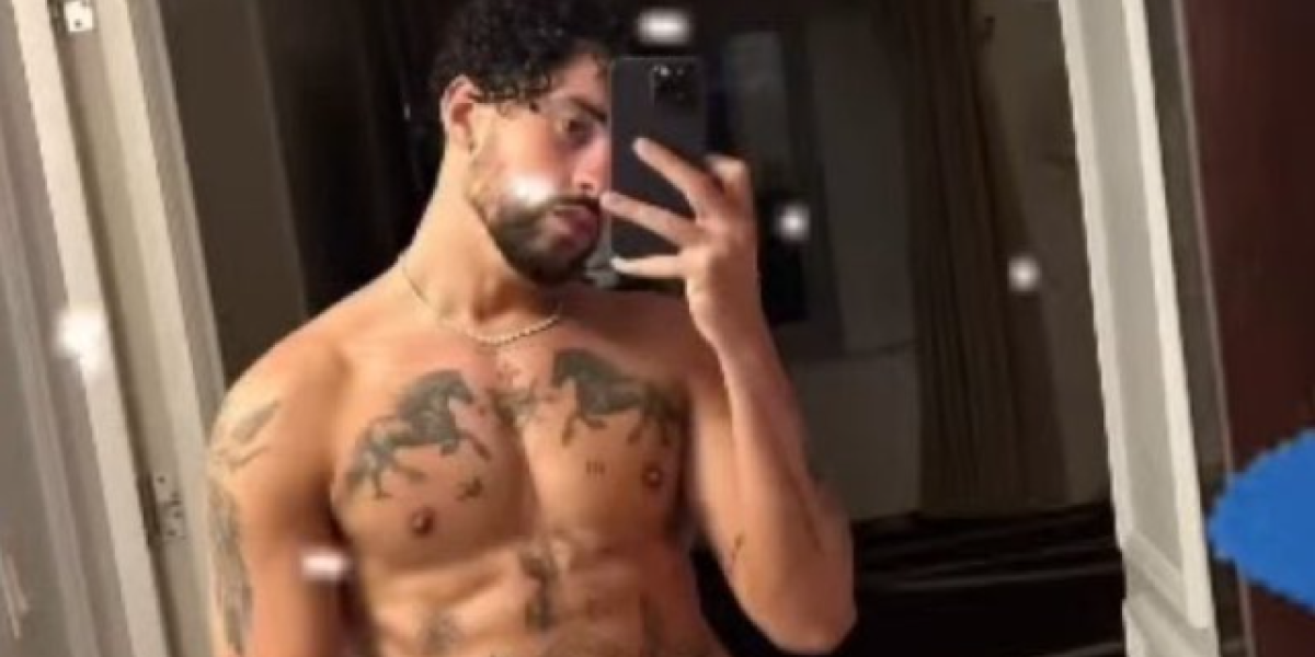 (FOTO) Žene na aparatima! Mišićavi lepotan pokazao golo telo! Svima pale vilice na ono što skriva među nogama!